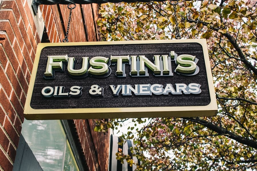 fustini's oils and vinegars sign