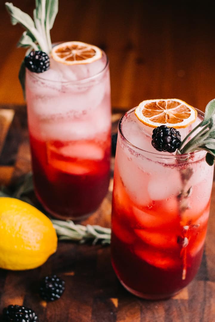 blackberry ginger gin smash