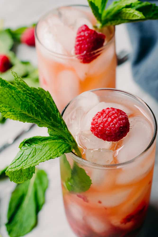 raspberry cocktail with fresh mint