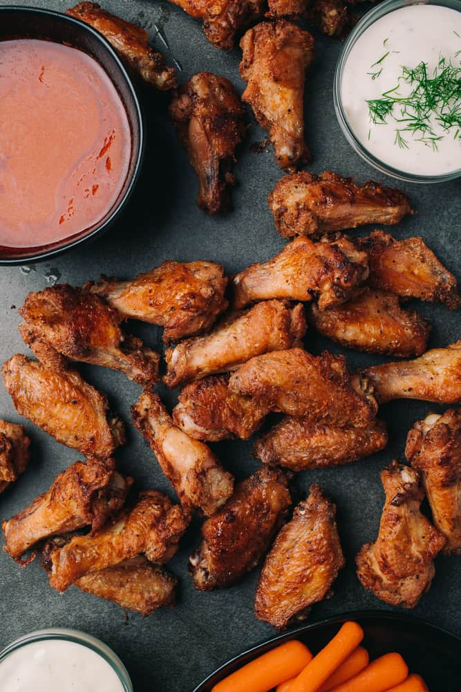 baked chicken wings with dill ranch and buffalo sauce