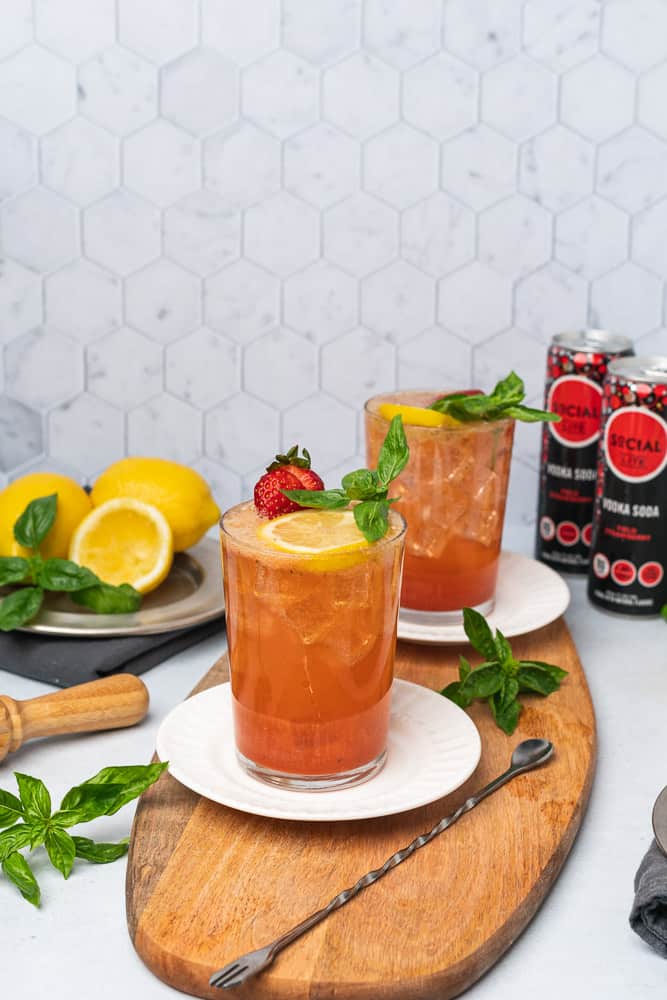 lovely sparkling vodka lemonade cocktail