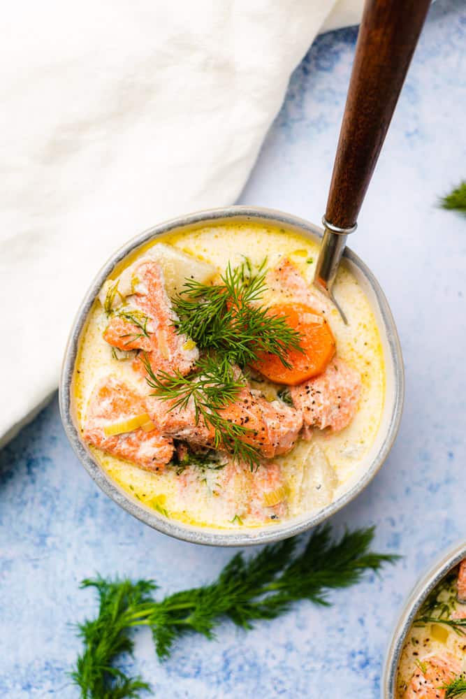 bowl of creamy salmon finnish soup lohikeitto