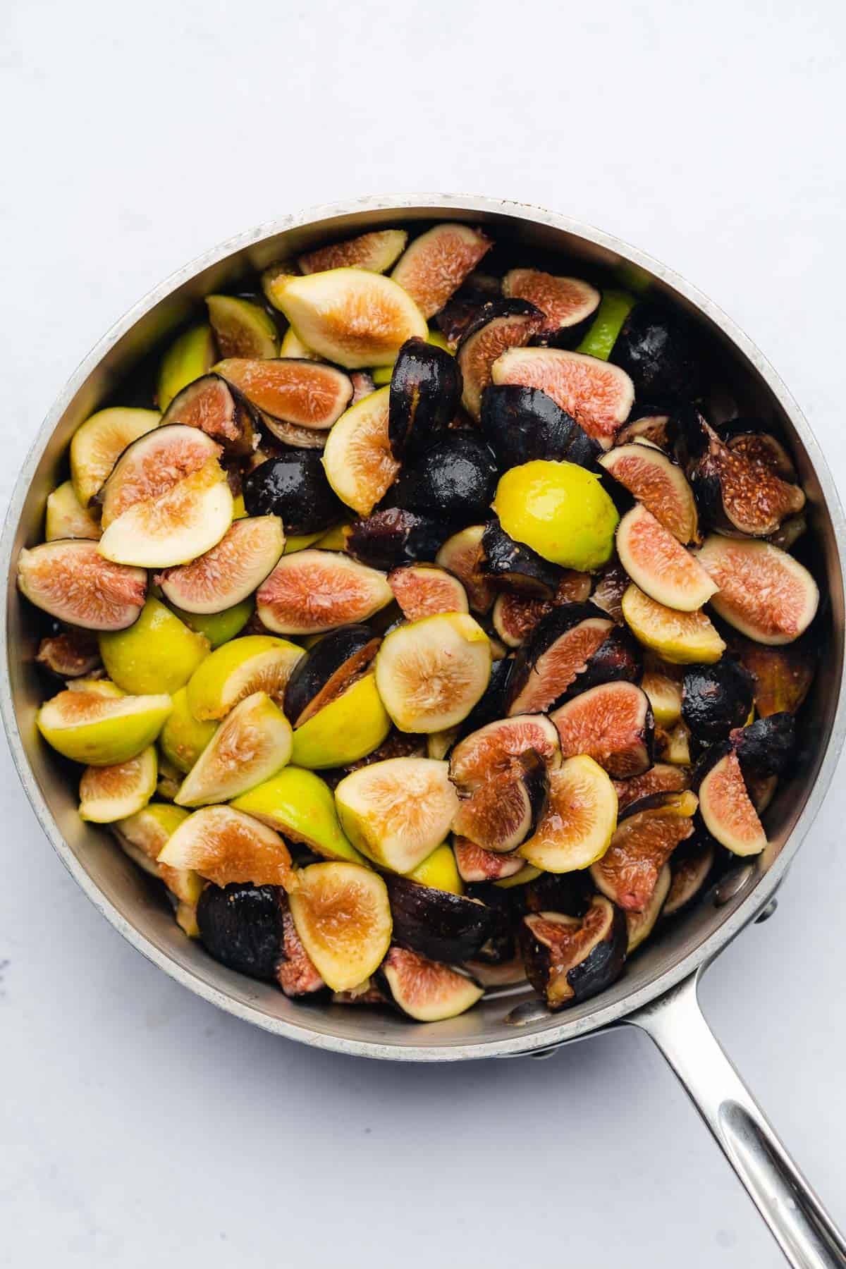 figs in a saucepan with water