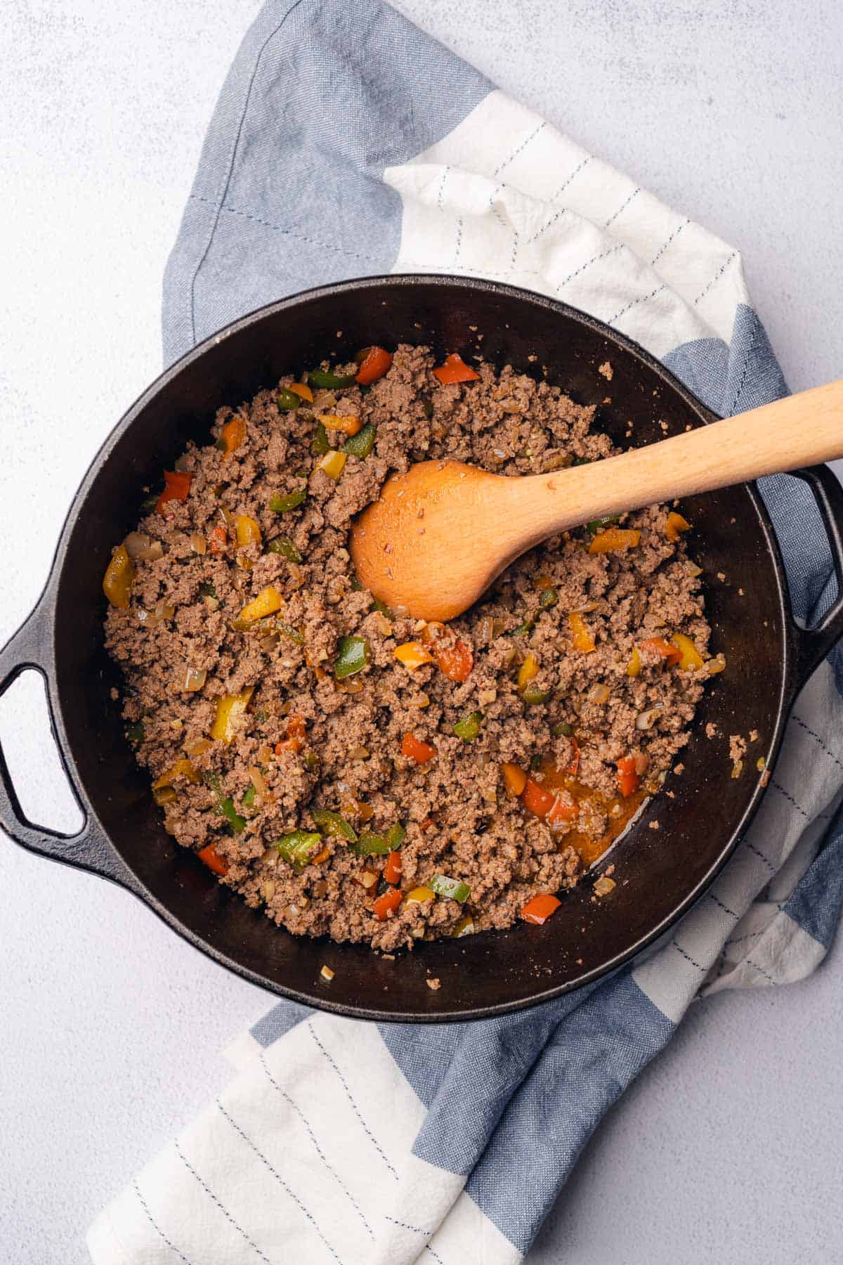 browned ground beef in a dutch oven to make chili