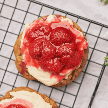 strawberry cheesecake cookies