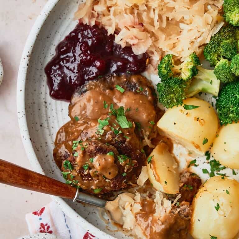 Norwegian Meatballs in Brown Gravy (Kjøttkaker i Brun Saus) - A Full Living