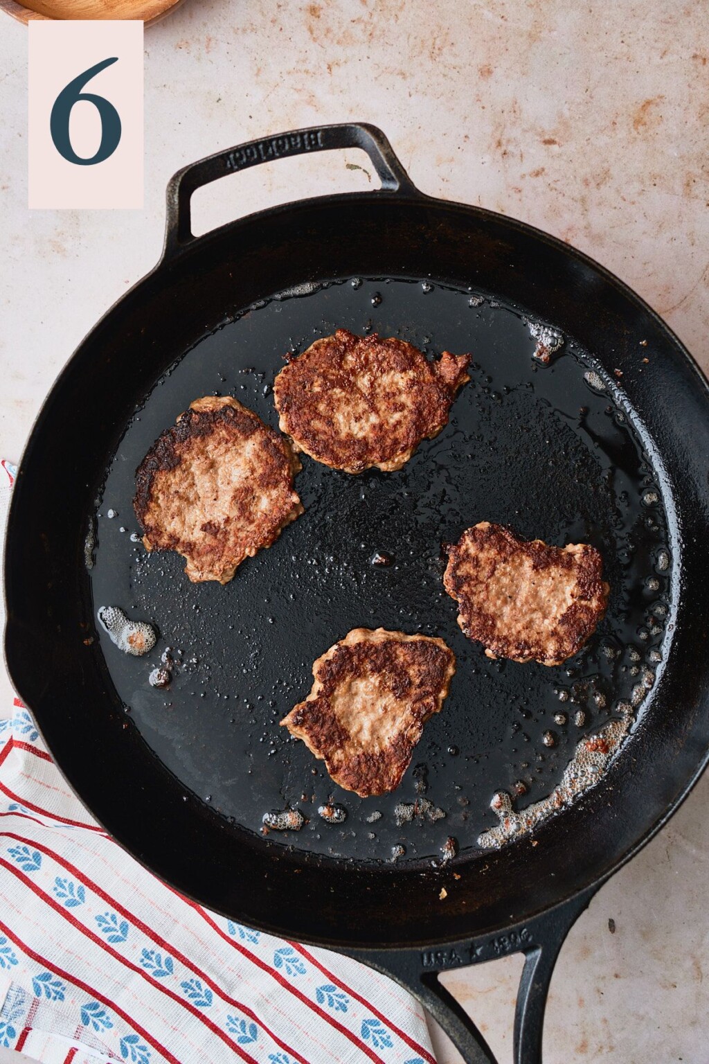 Norwegian Meatballs in Brown Gravy (Kjøttkaker i Brun Saus) - A Full Living