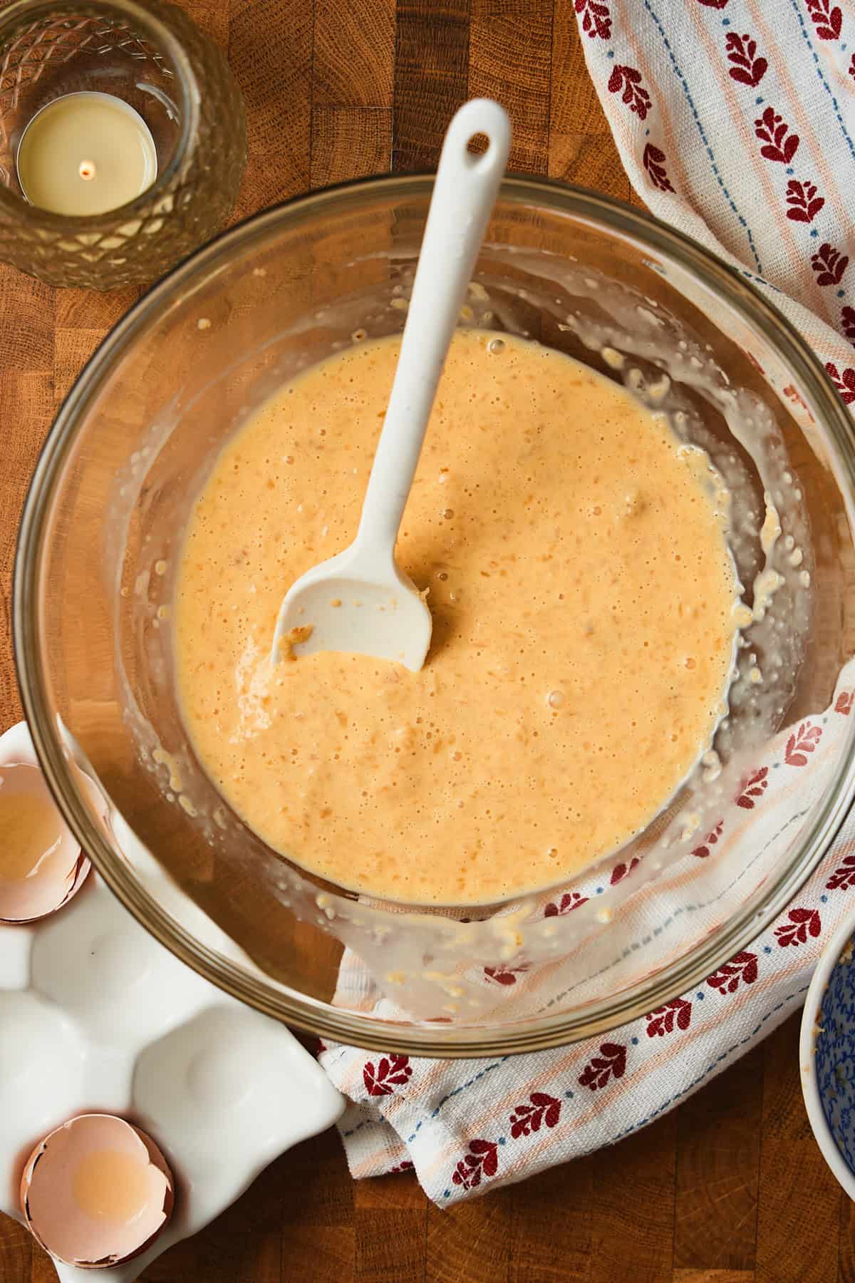 Whisk egg and cream mixture with onions added.